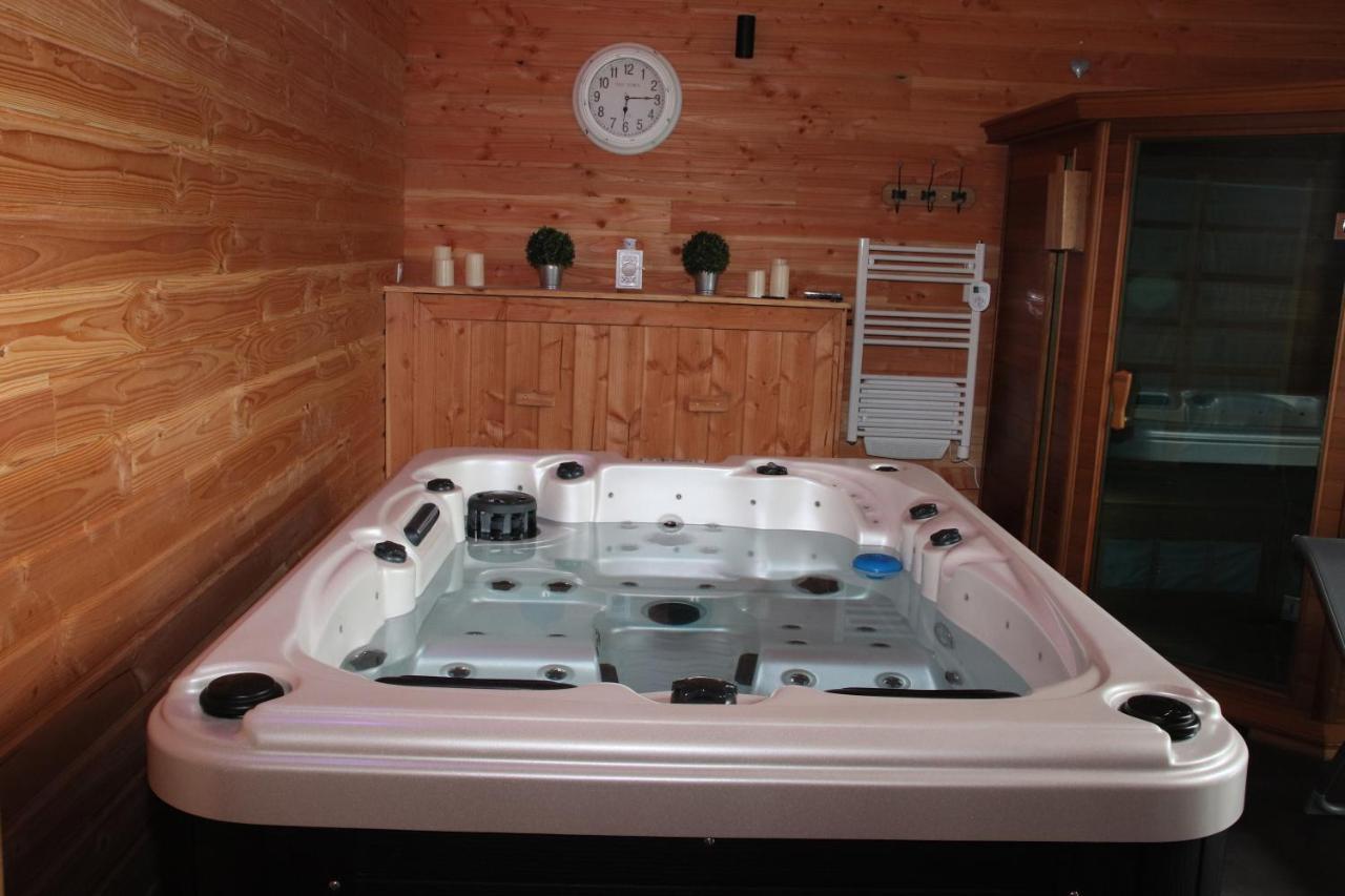 Duplex Acces Jacuzzi Illimite Apartamento Villedieu-les-Poëles Exterior foto